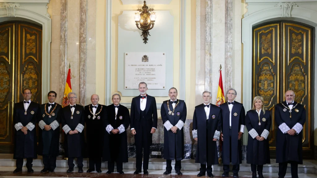 Controversia en el Tribunal Supremo: Jueces y Cursos Remunerados