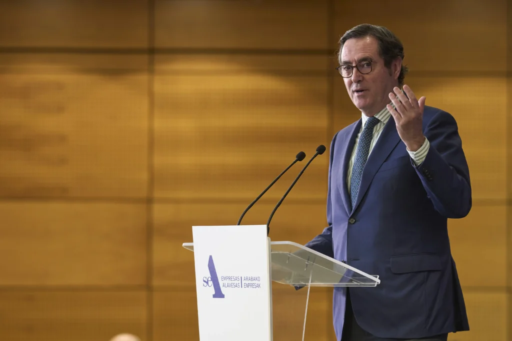 Controversia en la Subida del Salario Mínimo: CEOE y Cepyme se Oponen a Nuevas Propuestas
