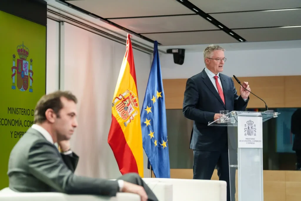 Desafíos del Subsidio para Mayores de 52 Años en España: Un Análisis de la OCDE