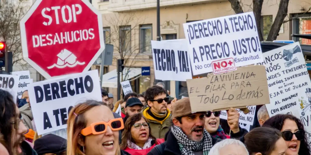 Desafíos y Controversias en la Política Social Española: El Caso de la Moratoria Antidesahucios