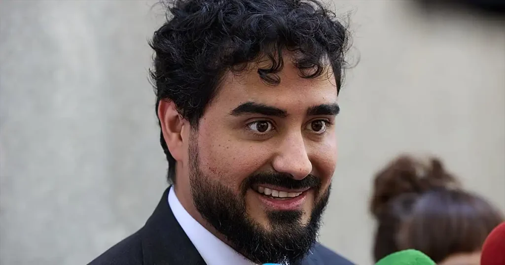 El Controversial Caso de Alvise Pérez: Acusaciones de Acoso y su Impacto en la Política Aragonesa