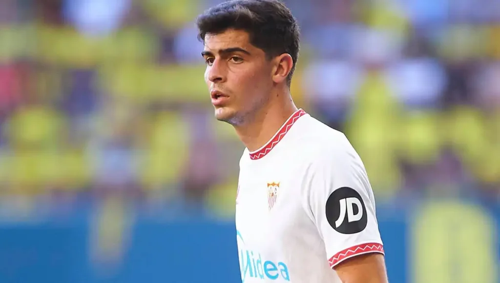 El Futuro de Juanlu: Nápoles se Retira de la Puja por el Lateral Sevillista