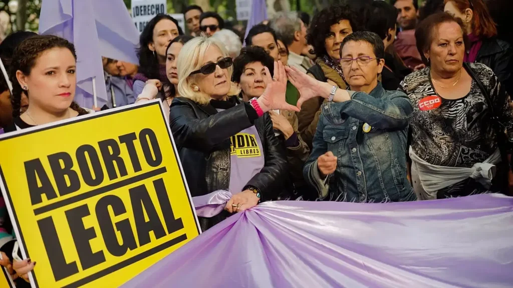 El Gobierno Español Busca Proteger el Derecho al Aborto en la Constitución