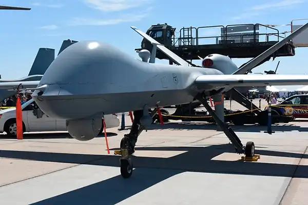 Innovación en la Defensa: El Dron Razor y su Impacto en el Futuro Militar