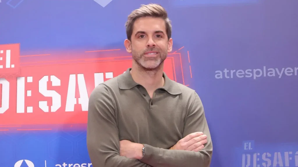 José Yélamo: Entre la Política y el Entretenimiento en la Televisión Española