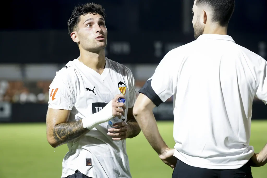 La Controversia entre Javi Poves y Hugo Duro: Un Choque de Opiniones en el Fútbol Español
