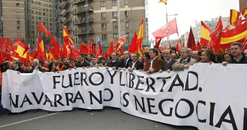 La Estrategia del PP: Entre Manifestaciones y Alianzas Inciertas