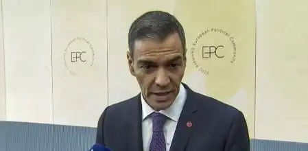 Sánchez Presiona a Comunidades Autónomas para Garantizar el Derecho al Aborto