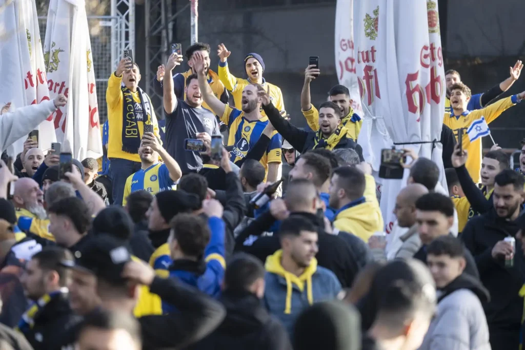 Sanción al Maccabi Tel Aviv por Cánticos Ofensivos: Un Llamado a la Responsabilidad en el Deporte